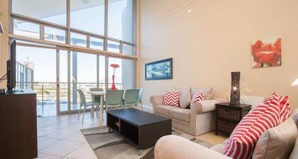 3BR Coastal Stay | Balcony, BBQ & Views by CTHA
