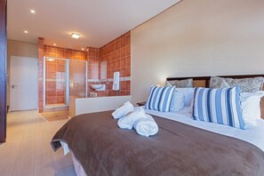 3 soverom, strykejern/-brett, wi-fi og sengetøy