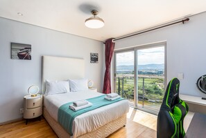 Unclassified image, 5 of 28, button - Knightsbridge Luxury Suite in Century City by CTHA (Century City)