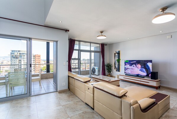 Televisión y impresora 