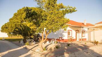 Classic Apartment, Multiple Beds, Kitchenette, Garden View | Terrace/patio