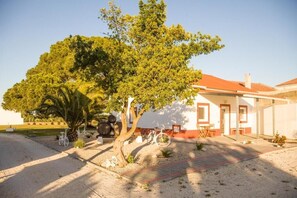 Classic Apartment, Multiple Beds, Kitchenette, Garden View | Terrace/patio - Casa Das Pipas Palmela (Palmela)