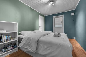 3 chambres, fer et planche à repasser, Wi-Fi, draps fournis