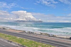 Beach - Ocean View C403 by CTHA (Cape Town)