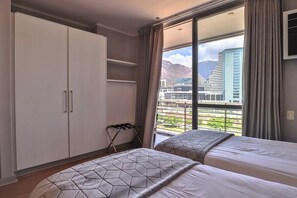 2 habitaciones, tabla de planchar con plancha, wifi y ropa de cama