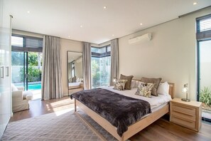 4 bedrooms, iron/ironing board, WiFi, bed sheets