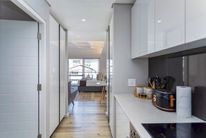 Interior - Two Twenty Loop 309 by CTHA (Cape Town)