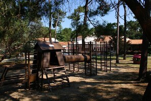 Children’s play area – outdoor