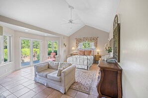 4 chambres, bureau, fer et planche à repasser, accès au Wi-Fi (inclus)