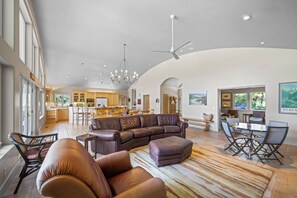 Smart TV, fireplace, offices
