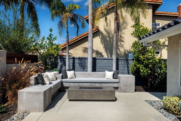 المنطقة المحيطة بالمنشأة