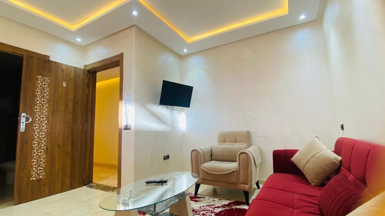 Departamento, balcón | Área de sala de estar | Televisión de pantalla plana 