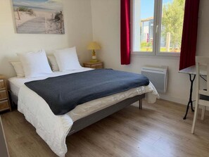 4 عدّة غرف نوم ومكواة/لوح كي وسرير سفر وواي فاي مجانًا