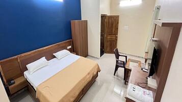 Deluxe Room | Egyptian cotton sheets, premium bedding, free WiFi