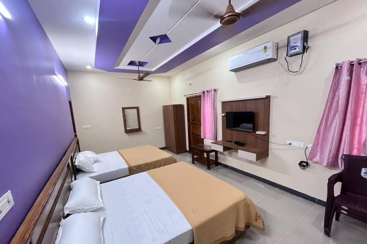 Quadruple Room | Egyptian cotton sheets, premium bedding, WiFi (free)