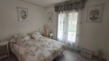 3 bedrooms, WiFi, bed sheets