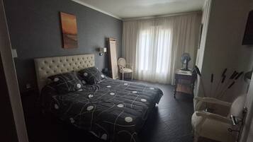 3 bedrooms, WiFi, bed sheets