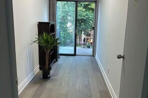 Room - Maple Grove Cottage (Toronto)