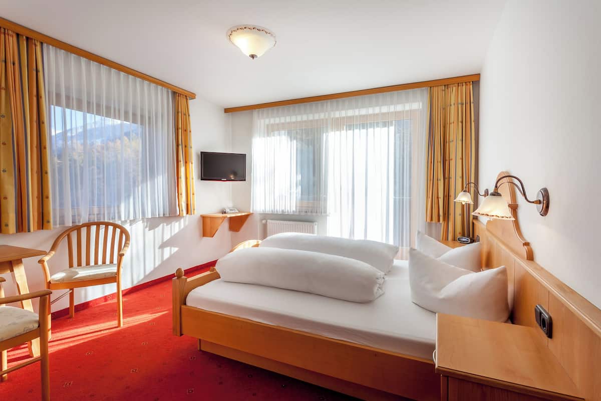 Chambre Double, balcon, vue montagne