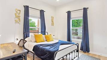 3 bedrooms, iron/ironing board, WiFi, bed sheets