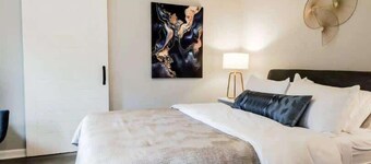 Adorable Pad Steps from the City's Energy!