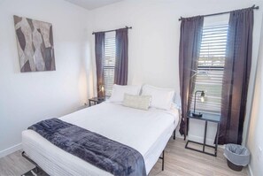 3 bedrooms, iron/ironing board, WiFi, bed sheets