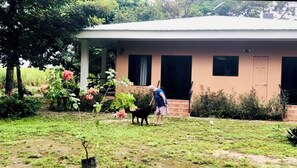 Ev, 2 Yatak Odası, Engellilere Uygun, Sigara İçilebilir | Dış mekân