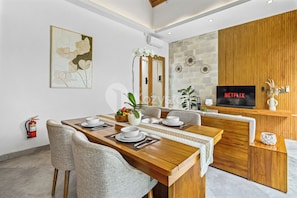 Villa, 2 Bedrooms, Balcony, Pool View | Dining room - Oslen Villa by Kozystay - Canggu (Canggu)