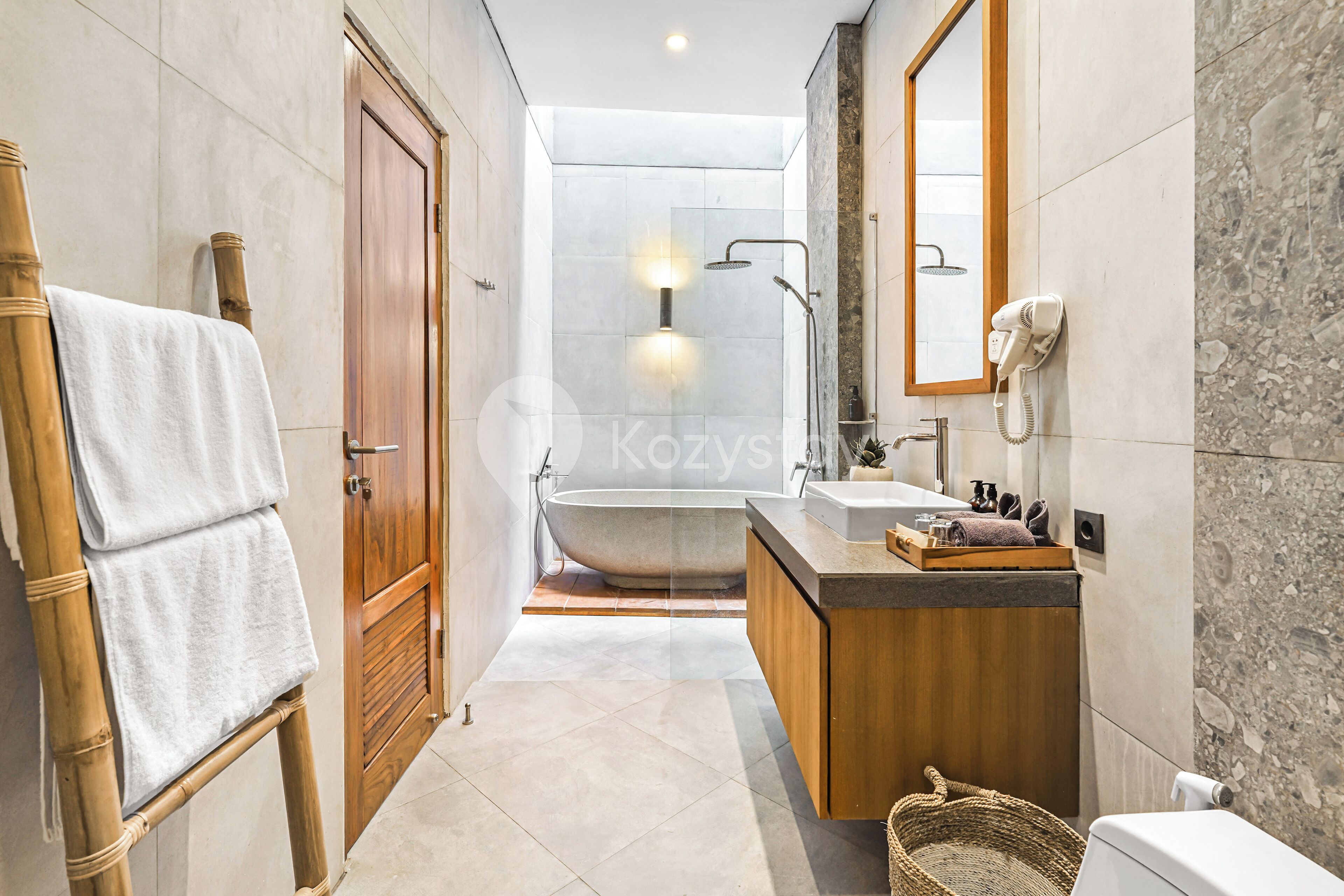 Villa, 2 Bedrooms, Balcony, Pool View | Bathroom | Free toiletries, hair dryer, bidet, towels