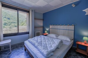 2 Schlafzimmer, Bügeleisen/Bügelbrett