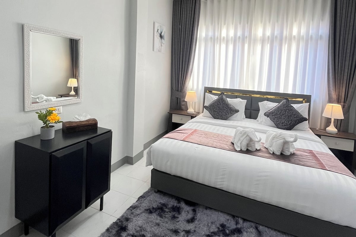 Superior Room, Balcony | In-room safe, laptop workspace, iron/ironing board, free WiFi