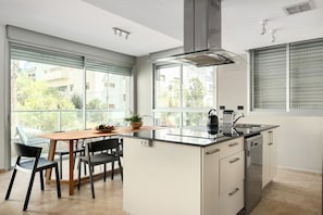 Apartment | Interior - Gordon Beach Bright Stay by Sea N' Rent (Tel Aviv)