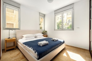 Apartment | Free WiFi - Gordon Beach Bright Stay by Sea N' Rent (Tel Aviv)