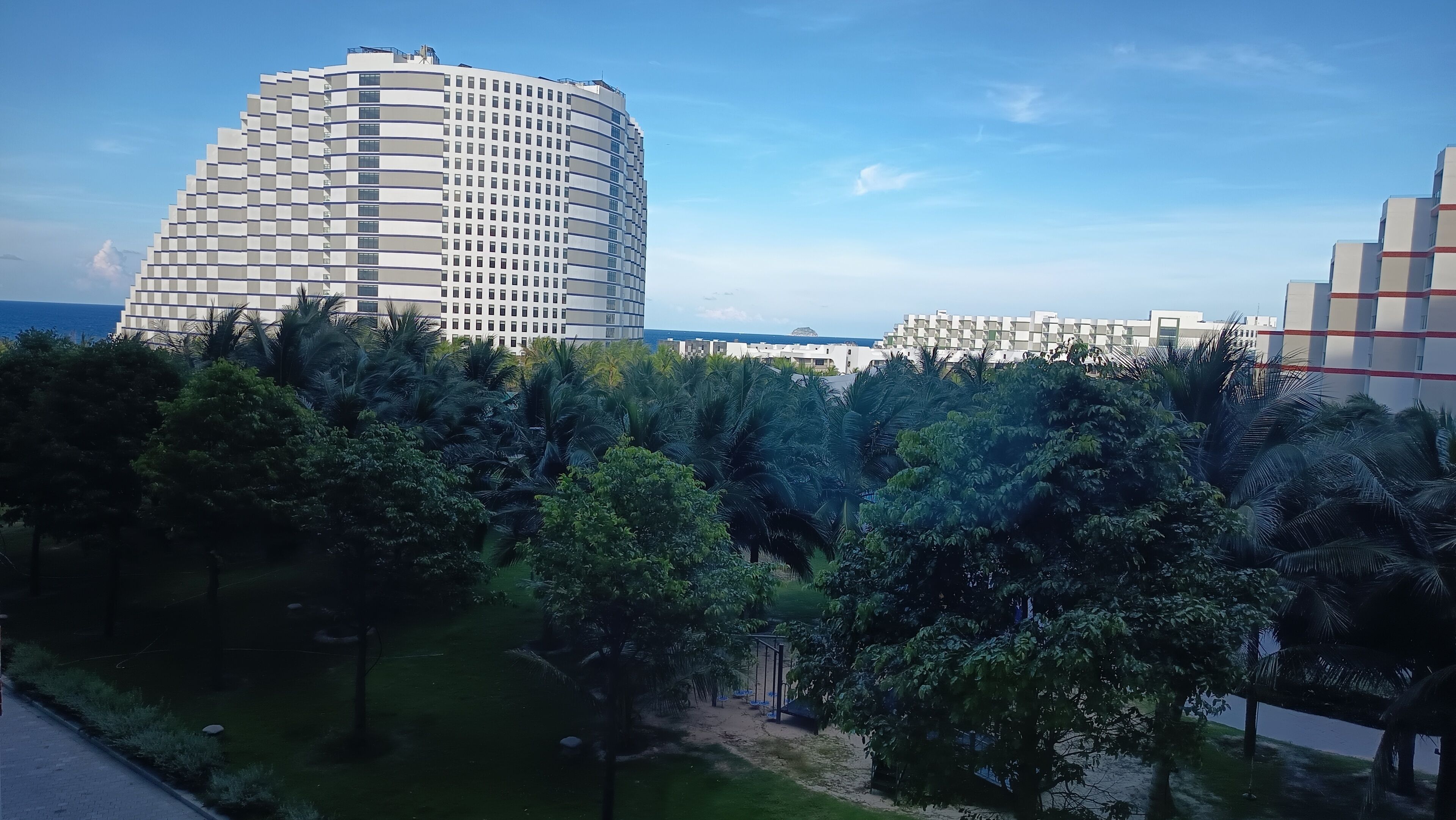 Chambre Deluxe, 1 très grand lit, vue jardin | Vue sur le jardin