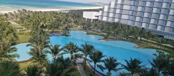 Oceanview The Arena Cam Ranh Apartment 
