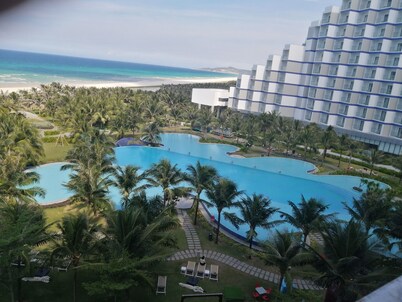Oceanview The Arena Cam Ranh Apartment 