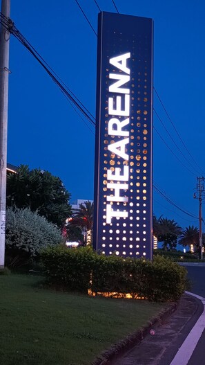 تفاصيل الفندق من الخارج