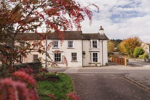 Exterior - Wansfell View, Central Hawkshead with Hot Tub (Hawkshead)
