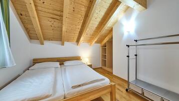 Comfort Condo, 2 Bedrooms, Pets allowed, Garden View | Cots/infant beds, free WiFi, bed sheets