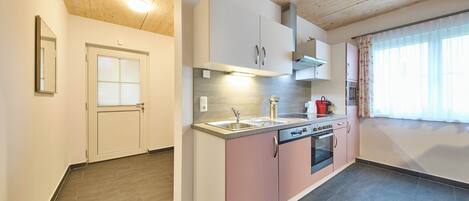 Comfort Condo, 2 Bedrooms, Pets Allowed, Garden View | Private kitchen | Coffee/tea maker, electric kettle, toaster