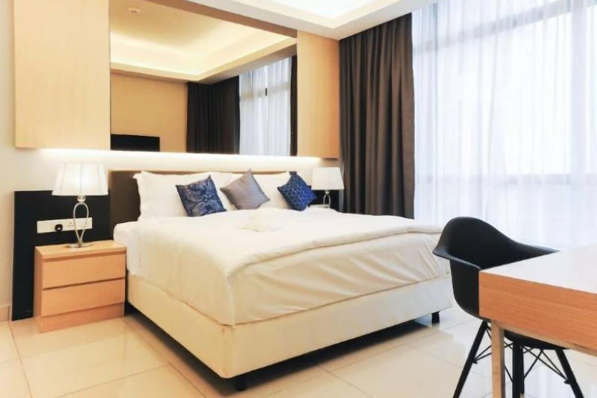 Family Suite | Iron/ironing board, free WiFi