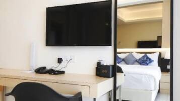 Suite, 1 Tempat Tidur Double | Setrika/meja setrika dan Wi-Fi gratis