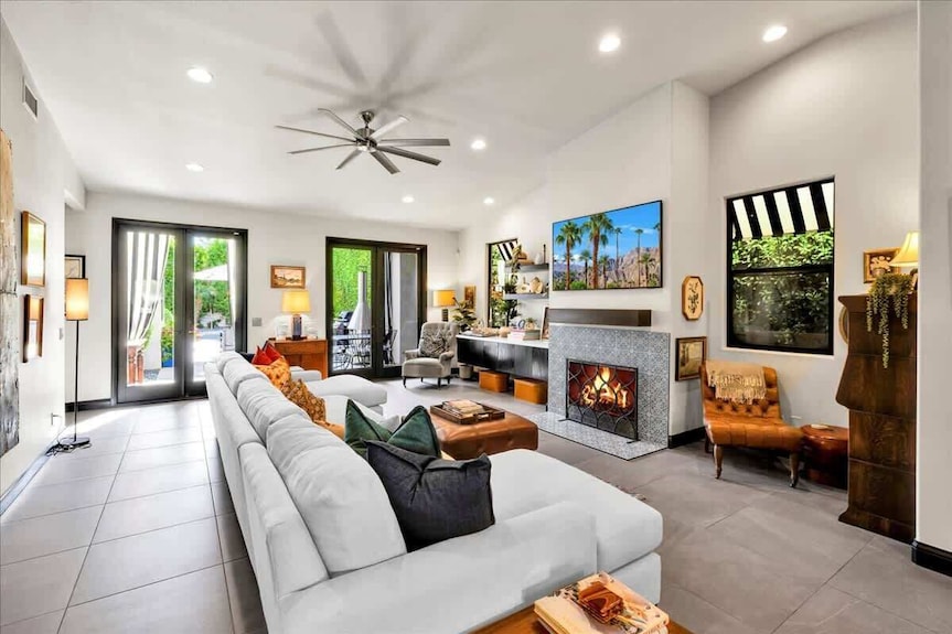 Crown Jewel Of El Paseo | Palm Desert - Rancho Mirage, CA