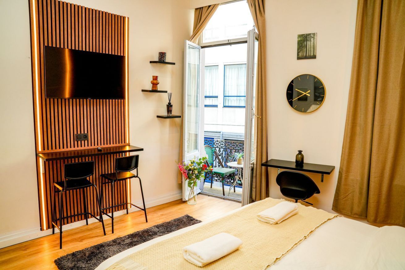 5 عدّة غرف نوم وواي فاي وملاءات أسرّة