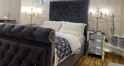 Room-5 Start Luxury Rooms With President