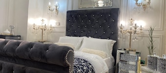 Room-5 Start Luxury Rooms With President