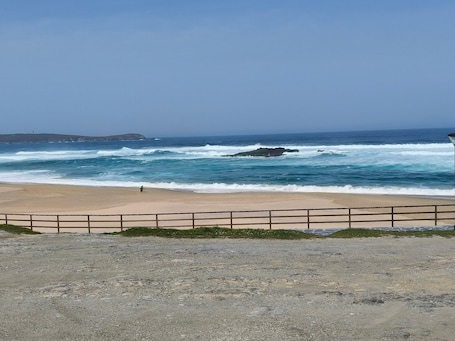 ビーチの近く. Casa Corral Bouzamayor: Heritage, Avant-Garde Design & 1880 History on a Private Galician Estate
