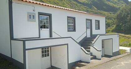 Holiday Home 'Do Avô Almeida' with Mountain View, Balcony and Wi-Fi