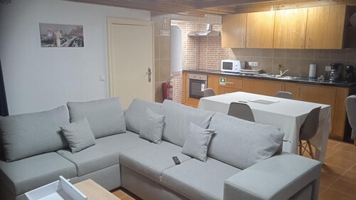 Holiday Home 'Do Avô Almeida' with Mountain View, Balcony and Wi-Fi