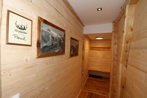 Maison Classique, plusieurs chambres | Intérieur